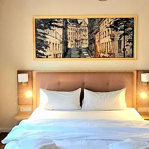 Parklane Boutique - Newly Renovated Otel